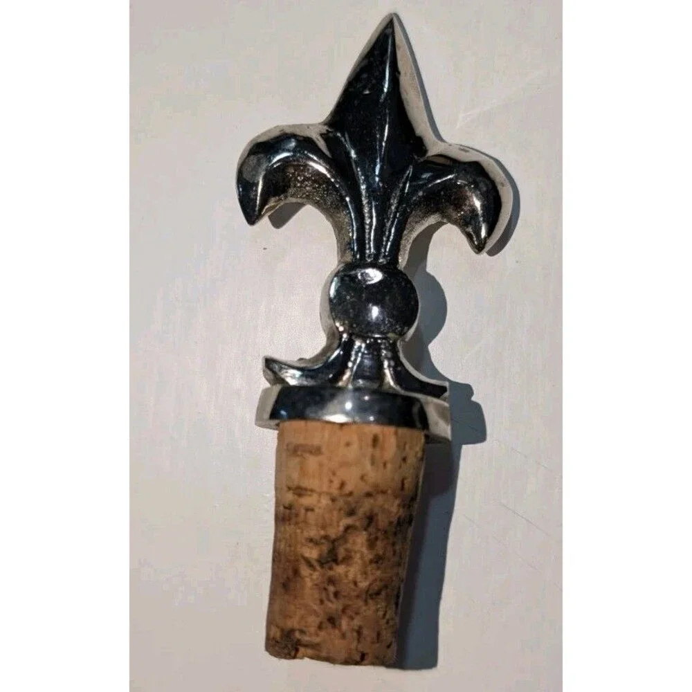 Silver Fleur de Lis Wine Bottle Stopper Cork Base